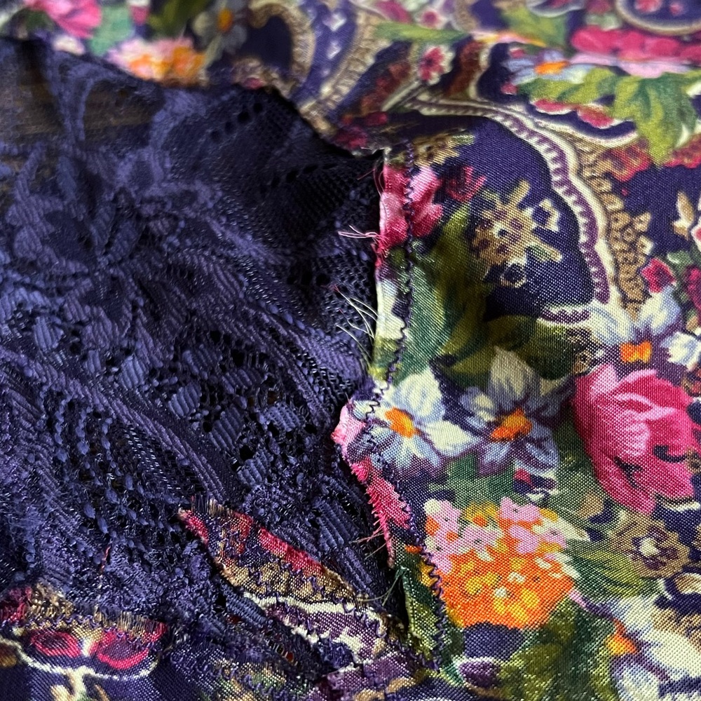 •Sold• Vintage Oscar de la Renta Camisole Top, Lingerie Slip Top, Floral Lace - Picture 9 of 9